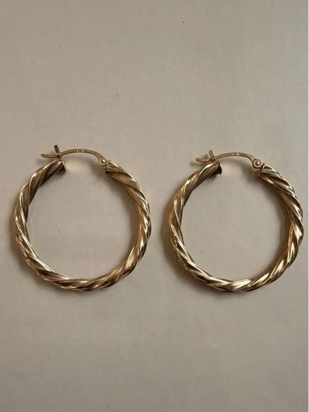 Vintage 14K Yellow Gold Twisted Hoop Earrings 2.2g Solid Gold Chevron Stamp